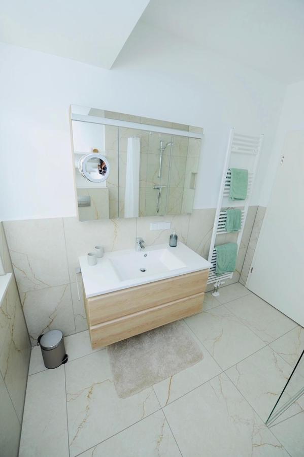 Neu - Premium-Ferienhaus Mosel-Sonne Трабен-Трарбах Екстериор снимка