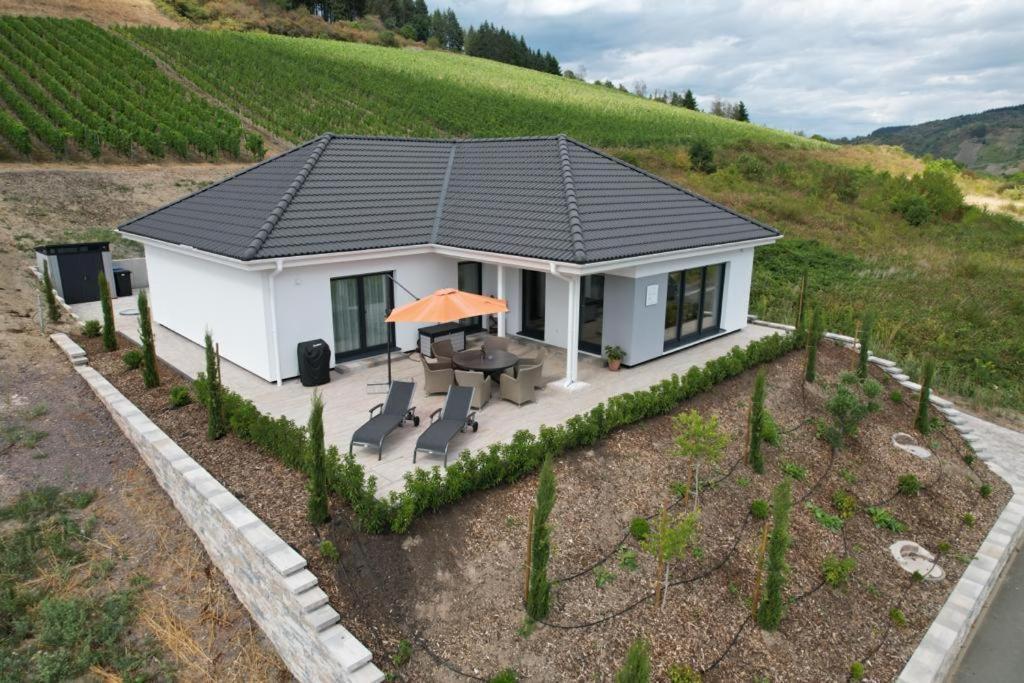 Neu - Premium-Ferienhaus Mosel-Sonne Трабен-Трарбах Екстериор снимка