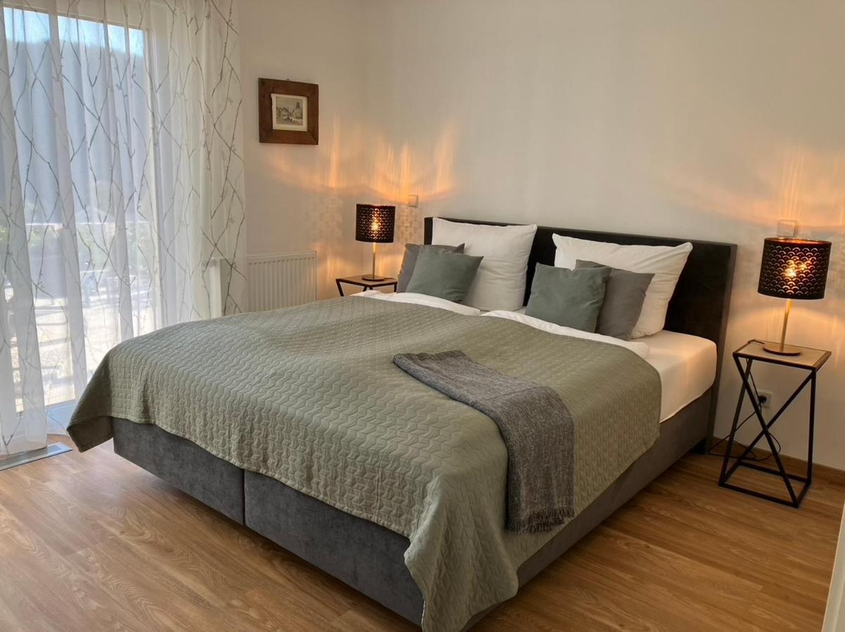 Neu - Premium-Ferienhaus Mosel-Sonne Трабен-Трарбах Екстериор снимка