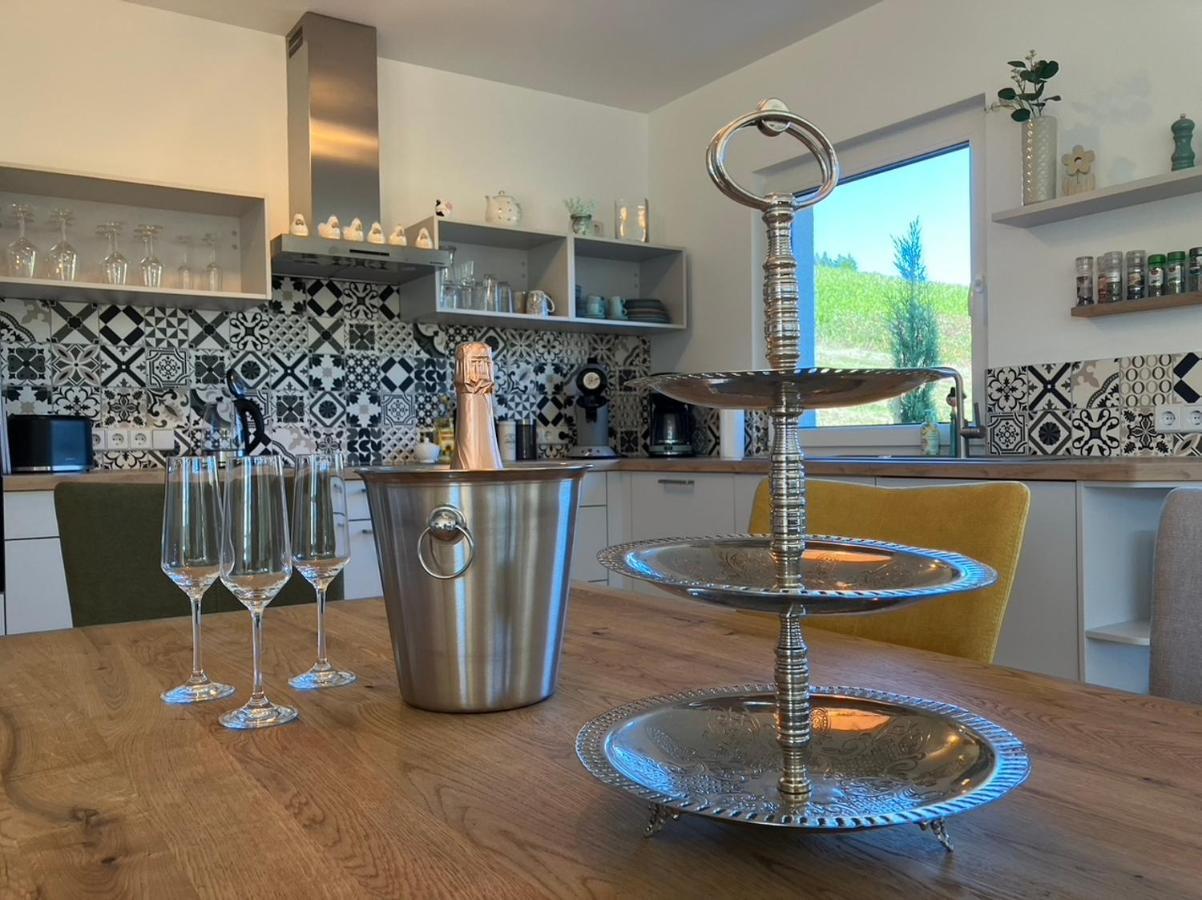 Neu - Premium-Ferienhaus Mosel-Sonne Трабен-Трарбах Екстериор снимка