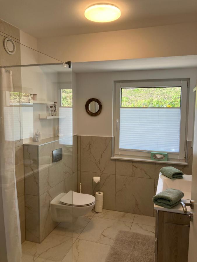Neu - Premium-Ferienhaus Mosel-Sonne Трабен-Трарбах Екстериор снимка