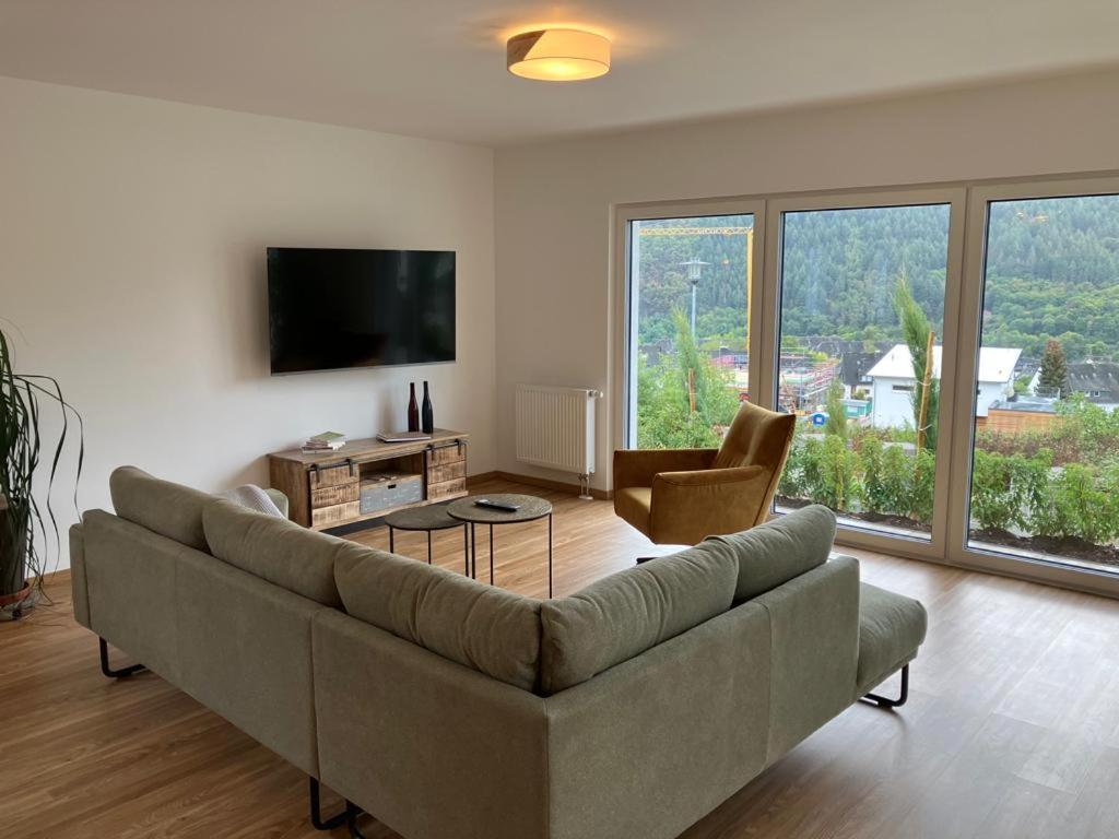 Neu - Premium-Ferienhaus Mosel-Sonne Трабен-Трарбах Екстериор снимка